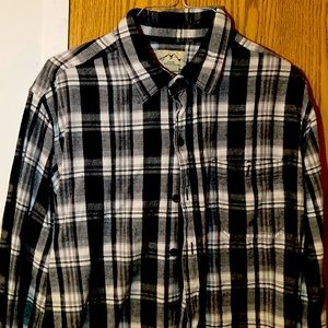 Blue Mountain medium mens long sleeve black and white shirt
